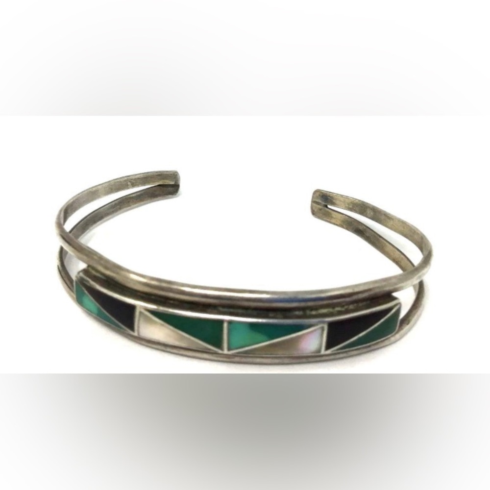 Indigenous artisan treasure CR. ZUNIE, Sterling silver cuff